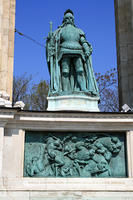 布達佩斯英雄廣場上的匈雅提雕像