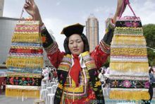 服飾上的蒙古族刺繡展示