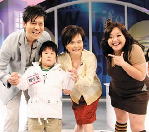 羅時豐羅時豐（左）帶胖兒子，與鍾欣凌 （右）一起上“沈春華life show ”。