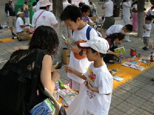 （圖）賑災義賣