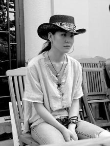 悶悶不樂 悶悶不樂