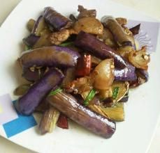 五花肉炒茄子