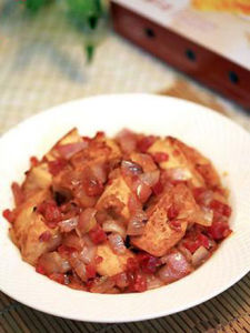 豆腐炒臘肉粒 豆腐炒臘肉粒