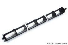 通過翻轉來達到改變進氣道長度的作用