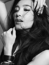 王麗坤登雜誌封面