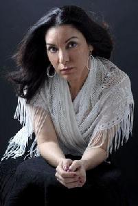 黛依娜·查薇雅諾 黛依娜·查薇雅諾