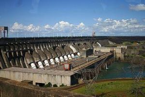 伊泰普水電站