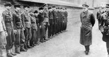 希特勒最後一次檢閱他的“軍隊”