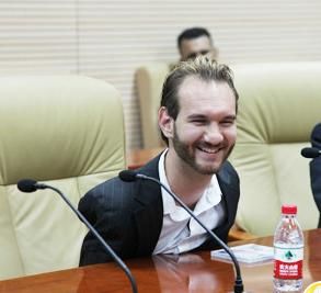 尼克•胡哲 尼克•胡哲