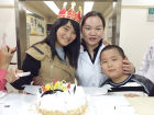 陳乃瑜與患者一起過生日