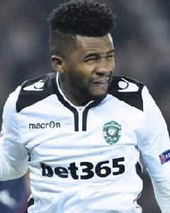 西西尼奧[1988年生巴西足球運動員]