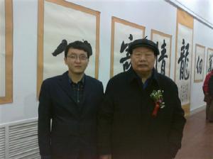 張洪嘉與張劍萍合影留念