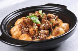 牛腩土豆煲 牛腩土豆煲