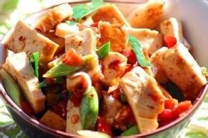 剁椒豆乾炒脆腸 剁椒豆乾炒脆腸