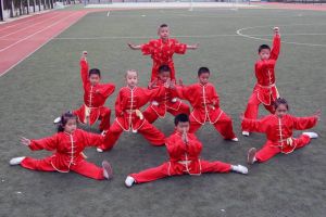 攔手門”娃娃團”