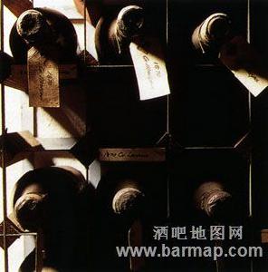 （圖）葡萄酒應平放 儲存使其軟木塞保持濕潤