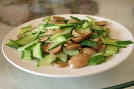 黃瓜炒蘑菇 黃瓜炒蘑菇