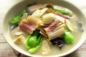 火腿肉滾茼蒿湯 火腿肉滾茼蒿湯