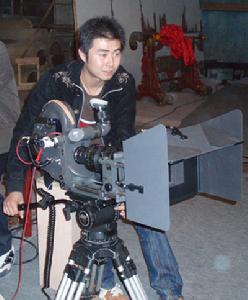 工作中的韓文清