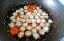 胡蘿蔔丸子湯 胡蘿蔔丸子湯