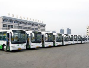 寧波公運公共運輸有限公司(簡稱公運公交公司)屬寧波公運集團股份有限公司控股、專業從事城鄉公交客運業務的企業。公司於2002年7月10成立，並同時開通首條公交線路—901路。