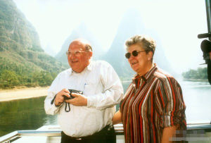 呂克&middot;德阿納夫婦訪問中國期間在灕江