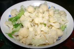 蒜末拌菜花 蒜末拌菜花