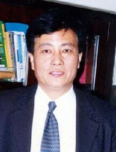 鍾巍[1924年湖南大學教授]