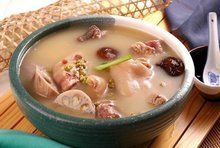 粉葛鯽魚豬骨湯 粉葛鯽魚豬骨湯