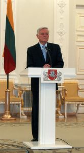 瓦爾達斯·阿達姆庫斯