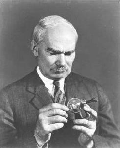 德·福雷斯特 德·福雷斯特