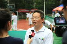 五體球發明人王進安先生接受電視台採訪