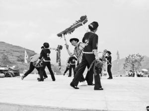 安居板凳龍舞 安居板凳龍舞