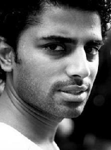 納文·塞爾瓦杜萊 納文·塞爾瓦杜萊