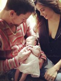 珍娜&middot;迪萬和丈夫塔圖姆，女兒艾弗莉