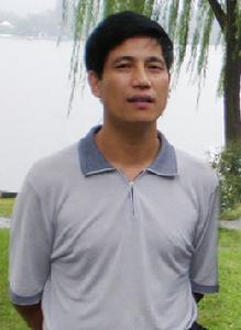 《楚辭全解》作者吳廣平