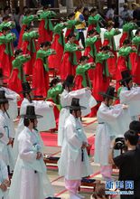 成人式上的韓服