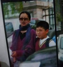 前妻倪萍與兒子虎子