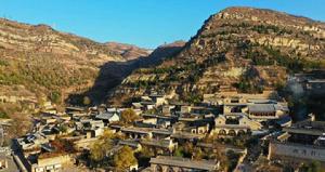 呂梁山西麓臨縣境內的侵蝕低山