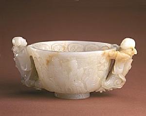 白玉雙立人耳禮樂杯