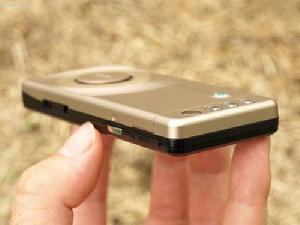 索尼愛立信R300i手機外觀圖集（2）