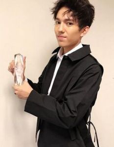 迪瑪希[哈薩克斯坦男歌手]