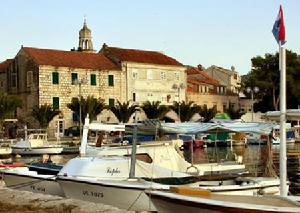 科爾丘拉島 科爾丘拉島