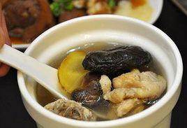 銀耳香菇雞湯 銀耳香菇雞湯