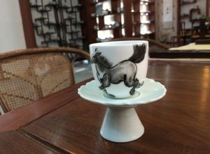 孟墨濃陶瓷作品：《馬》