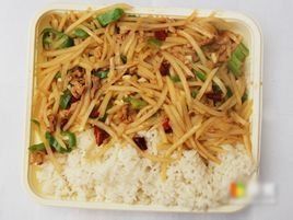 土豆肉絲蓋澆飯 土豆肉絲蓋澆飯
