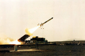 網上流傳的長劍-10飛彈發射照片