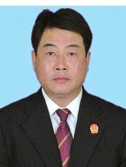 黃洪波[來賓市中級人民法院院長、黨組書記]