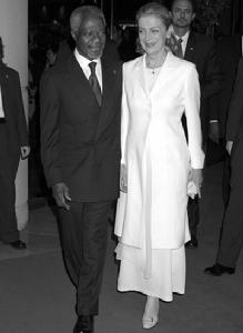 （圖）安南妻子甘願為丈夫犧牲事業