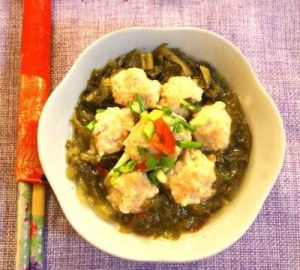 團圓酸菜雞肉丸 團圓酸菜雞肉丸